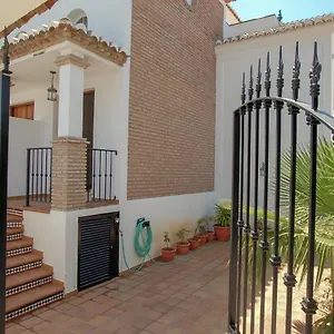 nerja-paradise-rentals-villa-las-brisas.hotelsinnerja.org/
